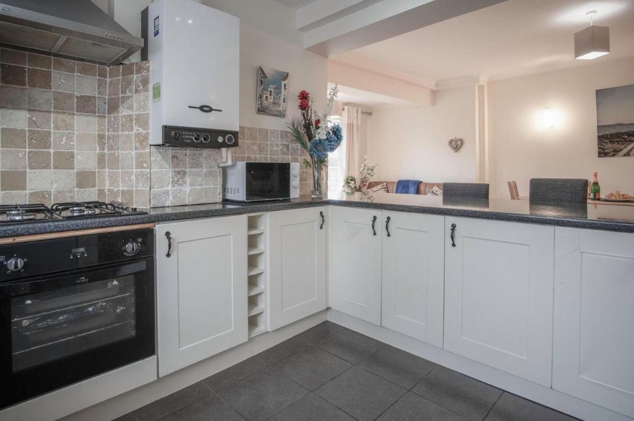Sea Breeze 3 - 2 Bedroom - Horton Apartment *