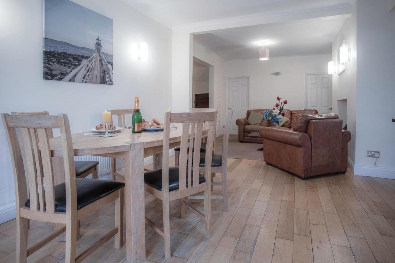 Sea Breeze 3 - 2 Bedroom - Horton Apartment *